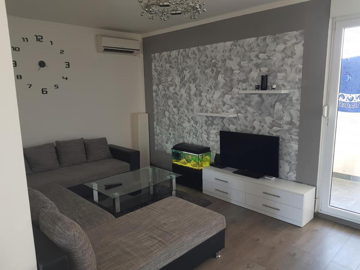 Apartman Duzel Apartment สปลิท ภายนอก รูปภาพ
