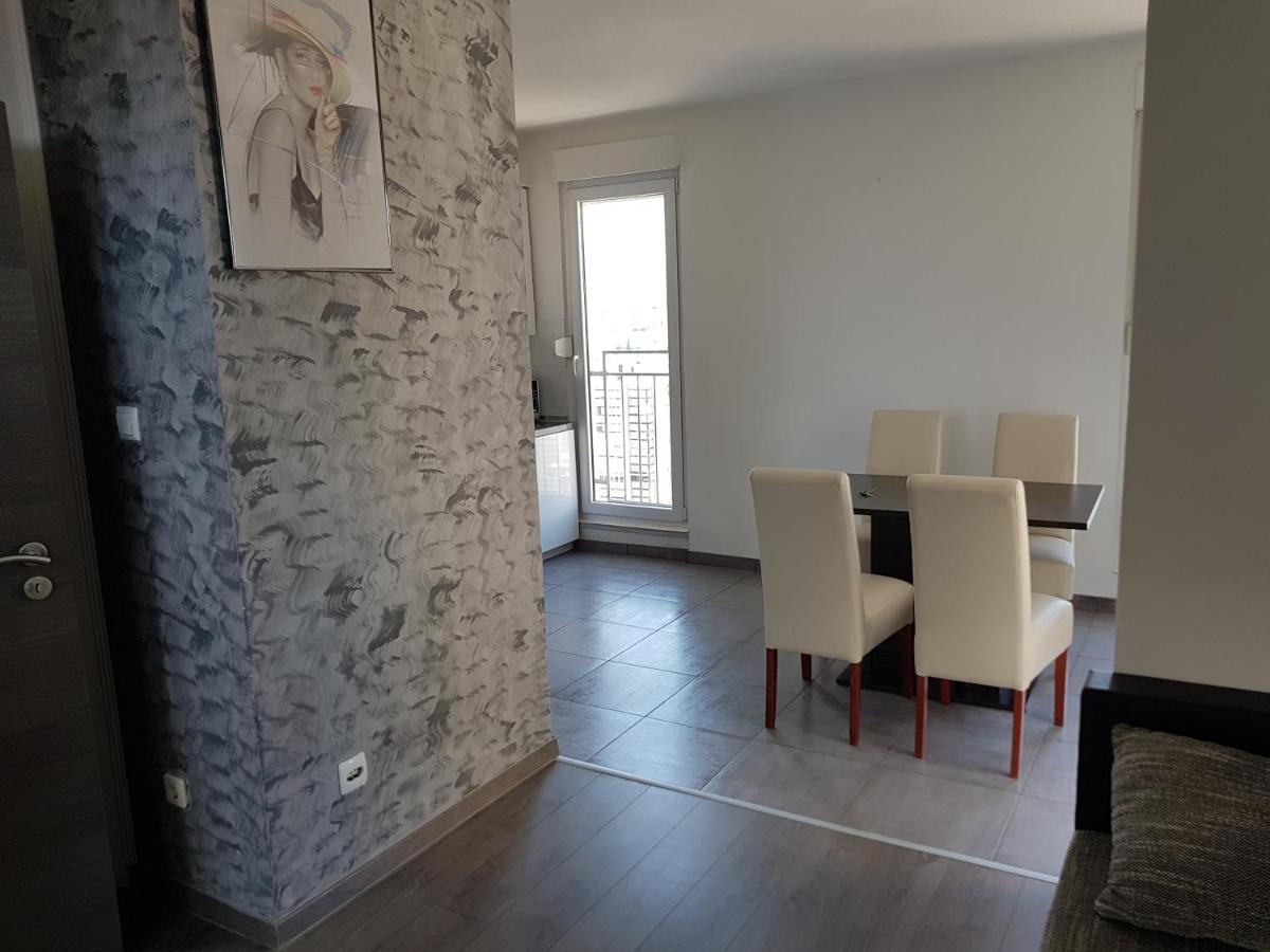 Apartman Duzel Apartment สปลิท ภายนอก รูปภาพ