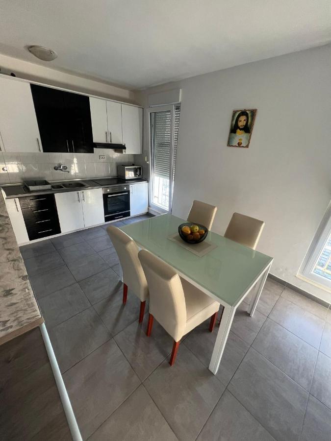 Apartman Duzel Apartment สปลิท ภายนอก รูปภาพ